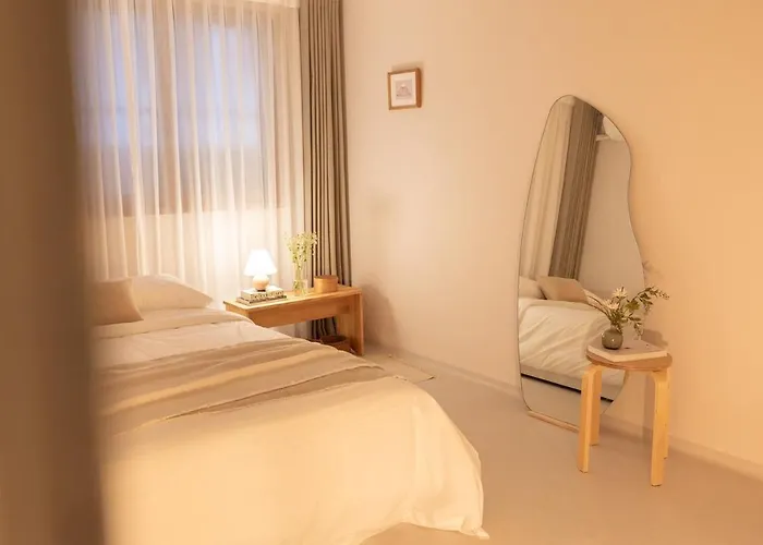 3 Queens Hongdae,myeongdong,arex,seoul Trip,cozy * Seoul
