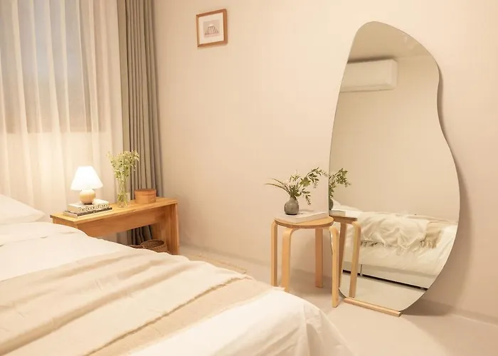 3 Queens Hongdae,myeongdong,arex,seoul Trip,cozy *
