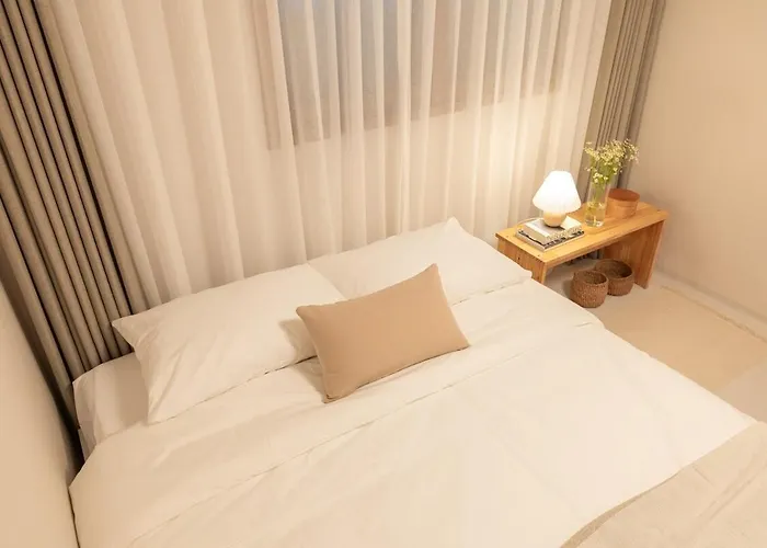 3 Queens Hongdae,myeongdong,arex,seoul Trip,cozy * Seoul