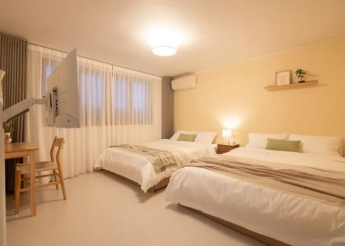 3 Queens Hongdae,myeongdong,arex,seoul Trip,cozy *